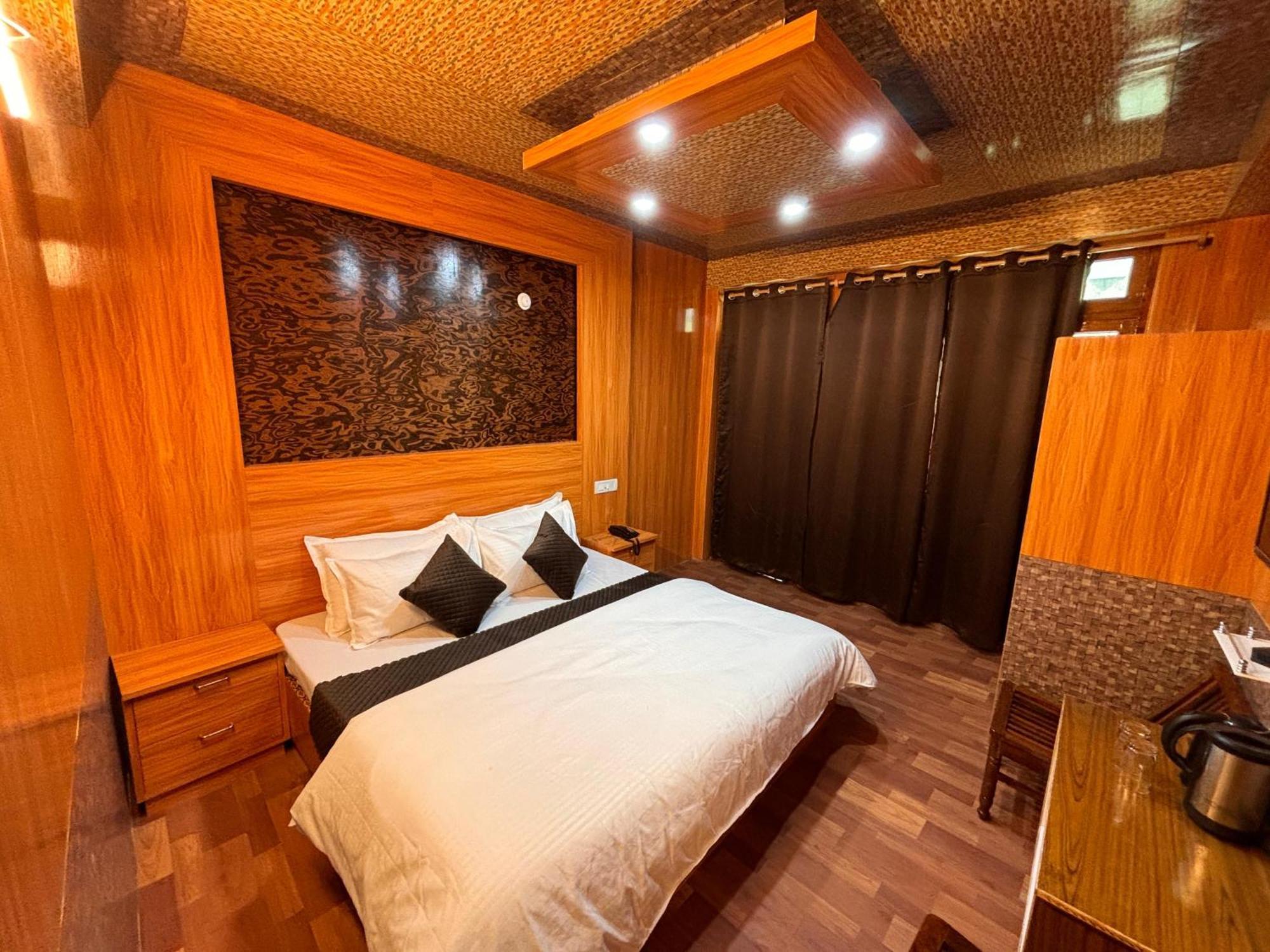 Hotel Geetanjali Sāngla Esterno foto